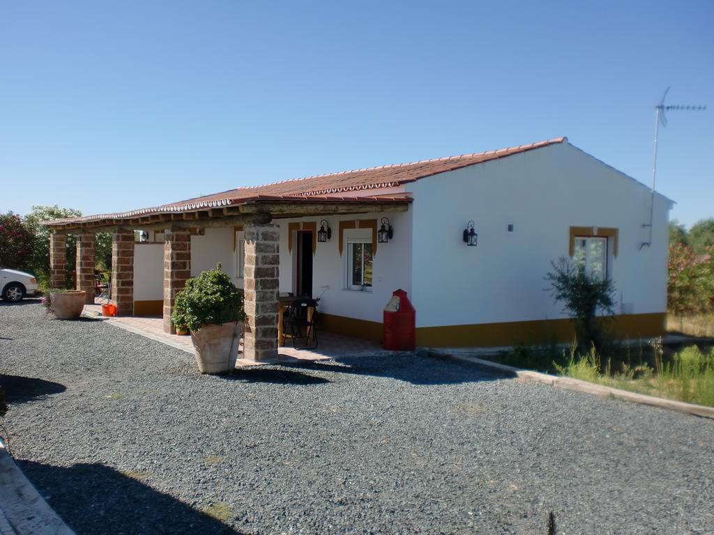 Monte Chalaca - Turismo Rural Ferreira Do Alentejo Buitenkant foto